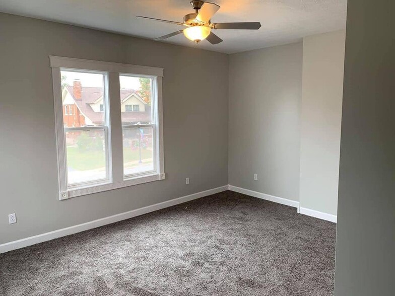 Building Photo - 416 W Sycamore St