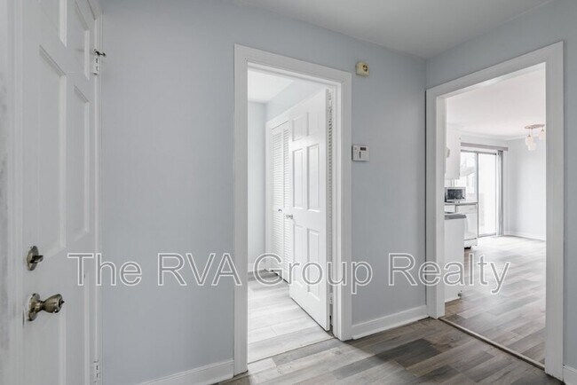 Building Photo - 1601 Lancashire Dr