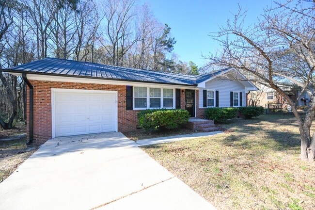 Building Photo - 847 Durwood Dr