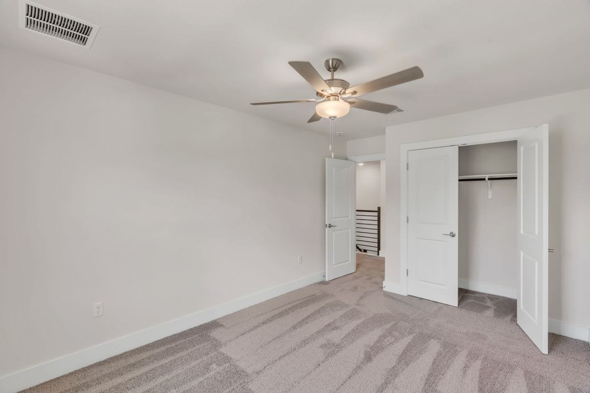 Building Photo - 15607 Ellinger Dr