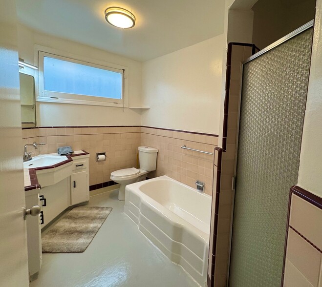 Full Bath and Shower - 1320 S Beverly Glen Blvd