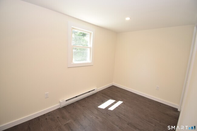 Building Photo - 37 Dudley Ln