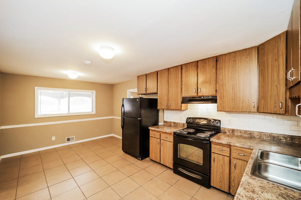 Building Photo - 6237 Continental Cir