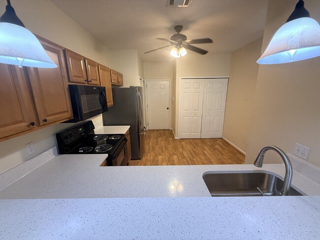 Building Photo - The Gables 2BR | 2.5BA Townhome!