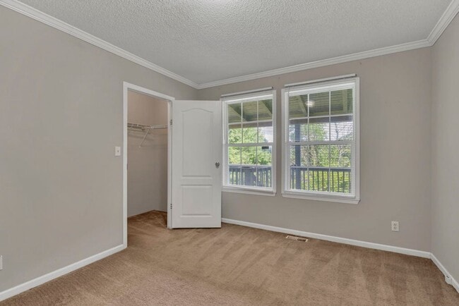 Building Photo - 3 Bed/2 Bath House in West Jefferson!