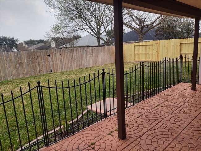 Building Photo - 32227 Willow Creek Park