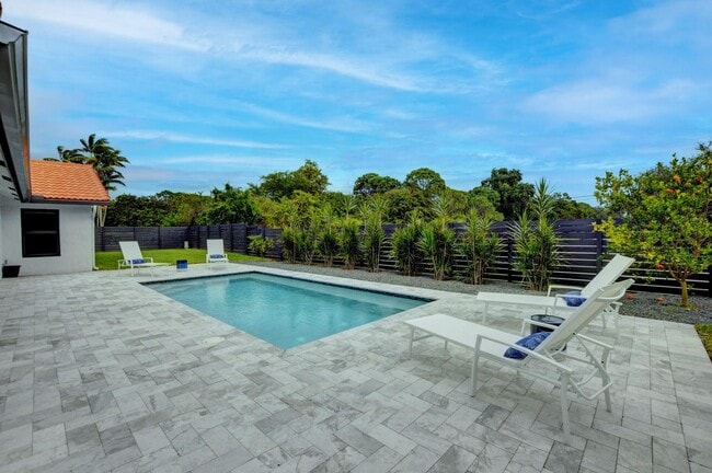 Building Photo - Northwest 12th Way, Boca Raton, FL 33486 - 4 BR 2 BA single-family home