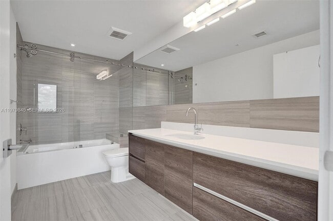 Building Photo - 301 Altara Ave