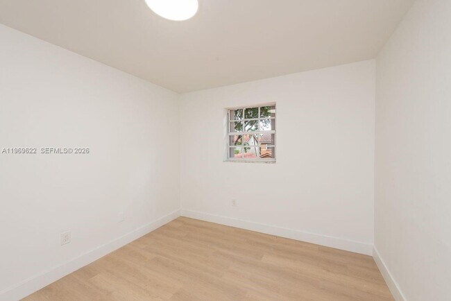 Building Photo - 13912 SW 103rd Ln