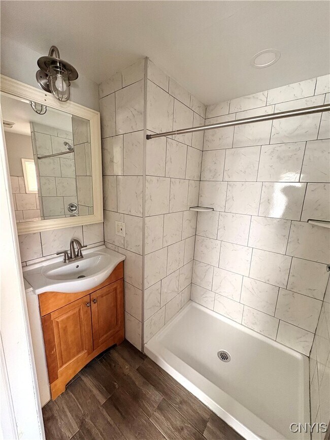 Building Photo - 90 Washington St