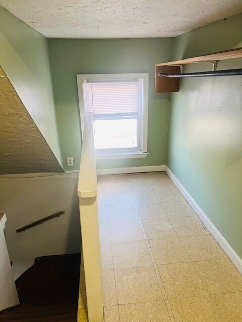 Building Photo - 316 Sutton St