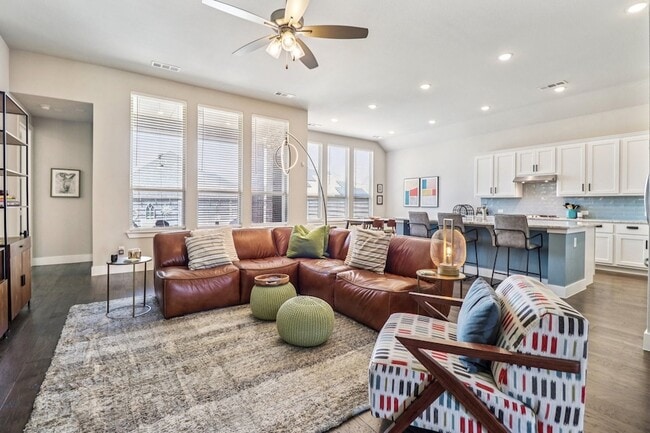 Building Photo - 847 Longbranch Way