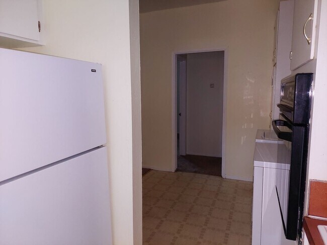 Building Photo - AN746-AutraTrust