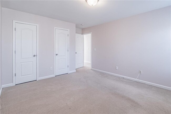 Building Photo - 2849 Suttonwood Way NE