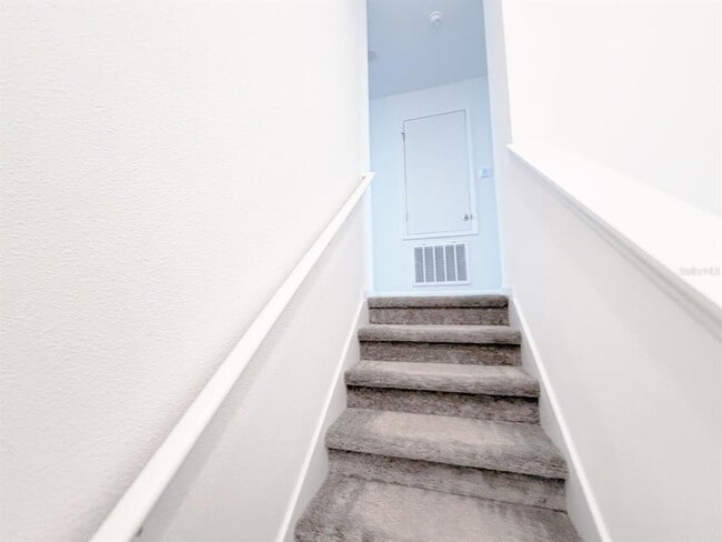 Building Photo - 398 Bogey Dr