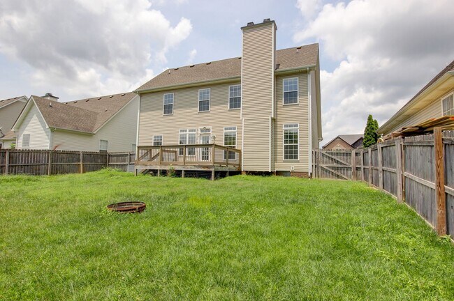 Building Photo - 716 Cavalier Dr