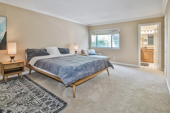 Building Photo - 2367 Silver Spring Dr