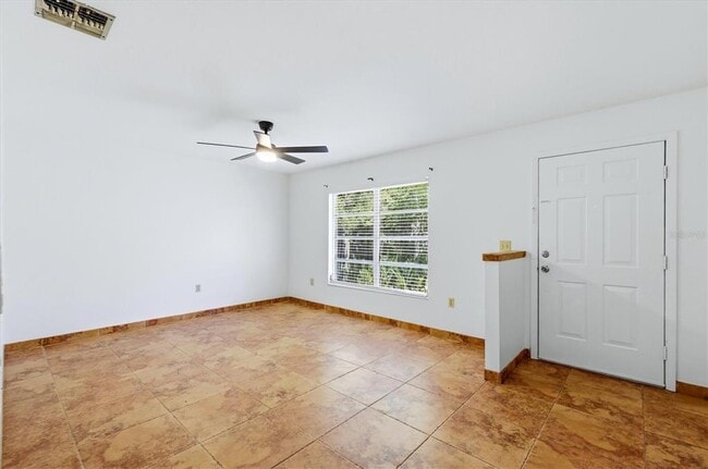 Building Photo - 2777 Dueby St
