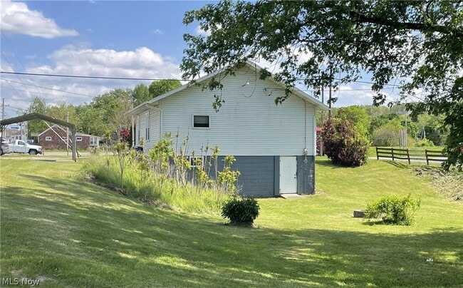 Building Photo - 304 Dewey Ave
