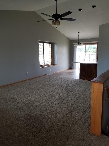 Building Photo - 1700 Hulke Dr