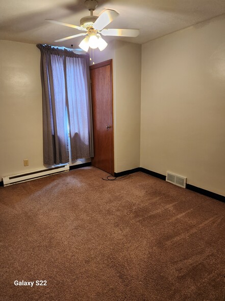 Bedroom with closet - 1102 Woodward Ave