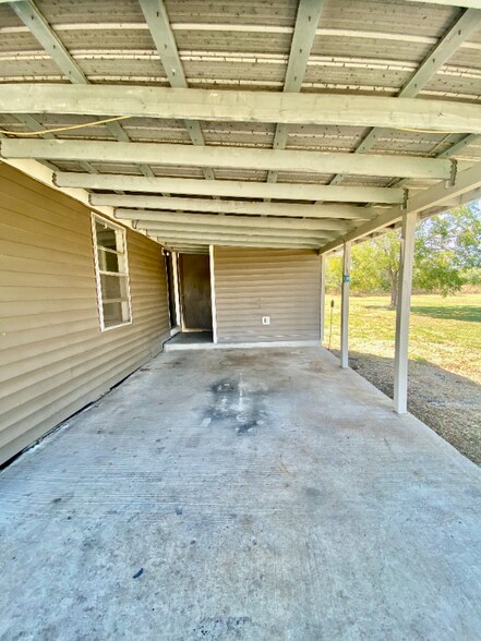 Building Photo - 415 Jasmine Ln