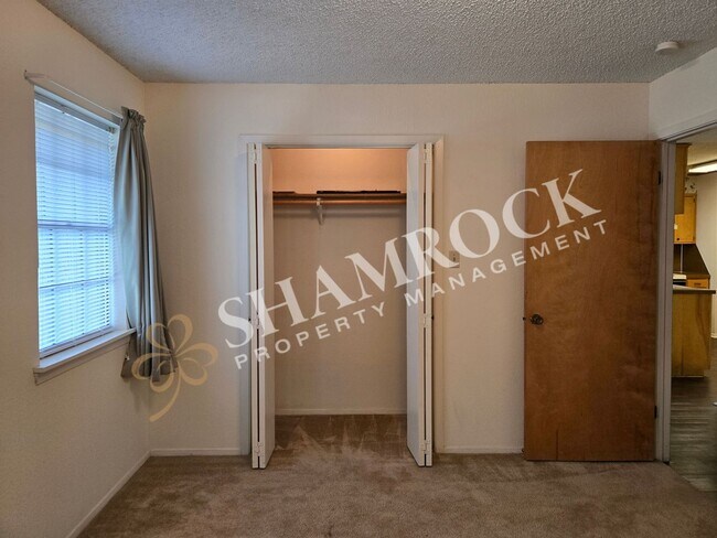 Building Photo - 908 Lancelot Cir