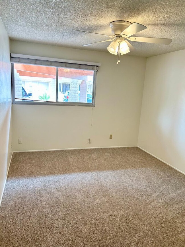 Building Photo - 2601 E Cinnabar Ave