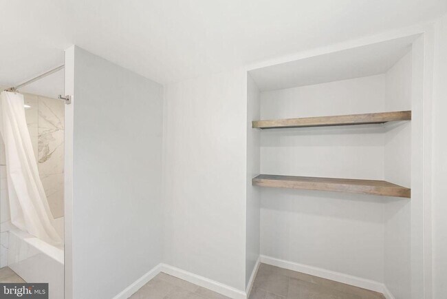 Building Photo - 4 Walnut St