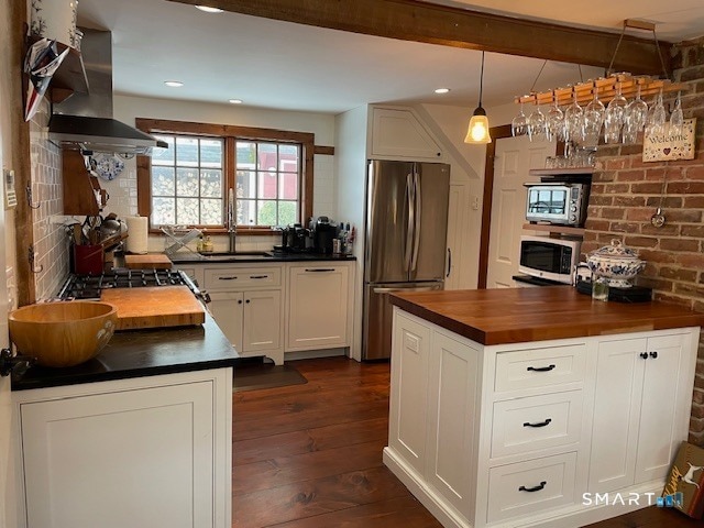 Building Photo - 75 Lake Lillinonah Rd N