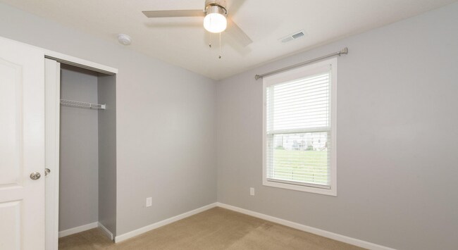 Building Photo - Beautiful House- Perfect for an Executive ...