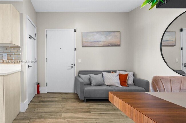 Building Photo - 501 NE 31st St