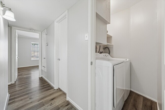 Building Photo - 9031 Gaylord Dr