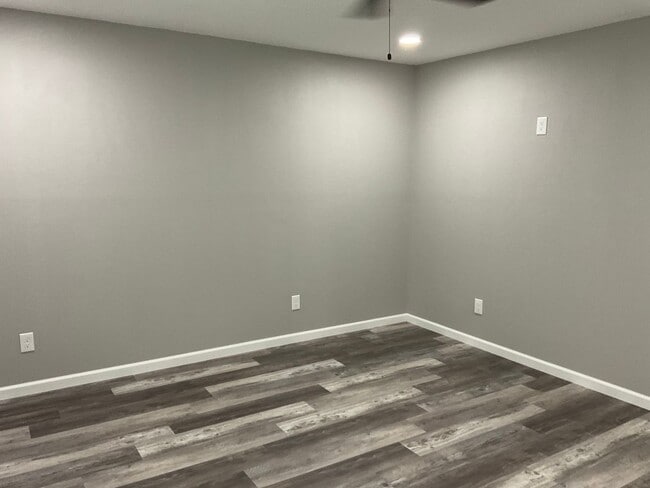 Building Photo - PRE LEASING- AVAILABLE JUNE 10TH - 3 Bedroom/2 Bathroom House In Frontenac