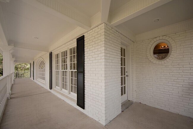 Building Photo - 83 S Longspur Dr