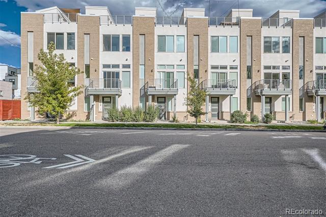 Building Photo - 2416 Eliot St