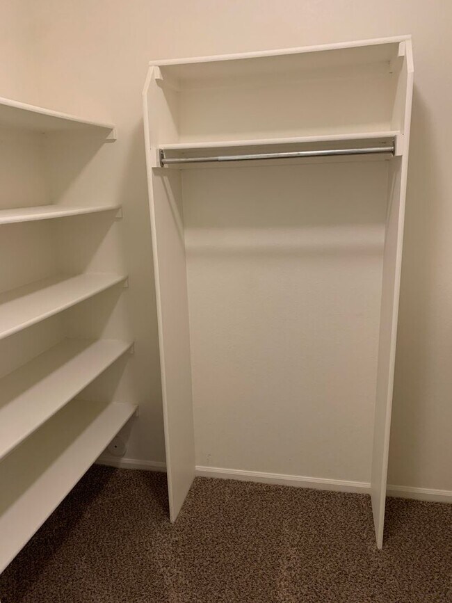 Building Photo - 1977 Grays Peak Dr