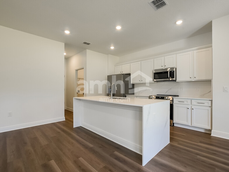 Building Photo - 1534 Blue Nile Pt