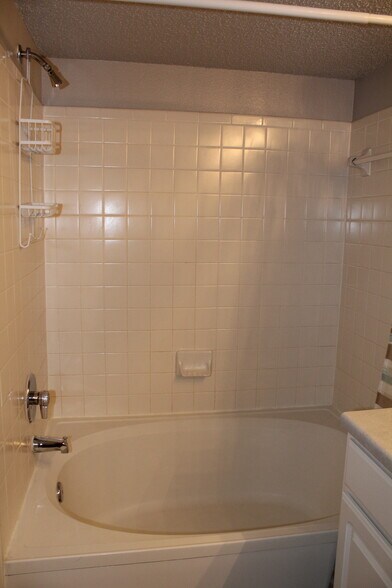 Building Photo - 2085 Eagle Ave