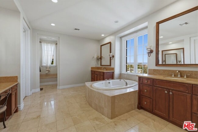 Building Photo - 25561 Prado De Oro