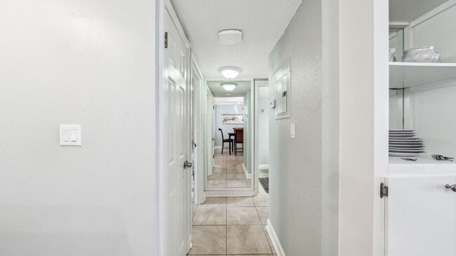 Building Photo - 7205 Thomas Dr
