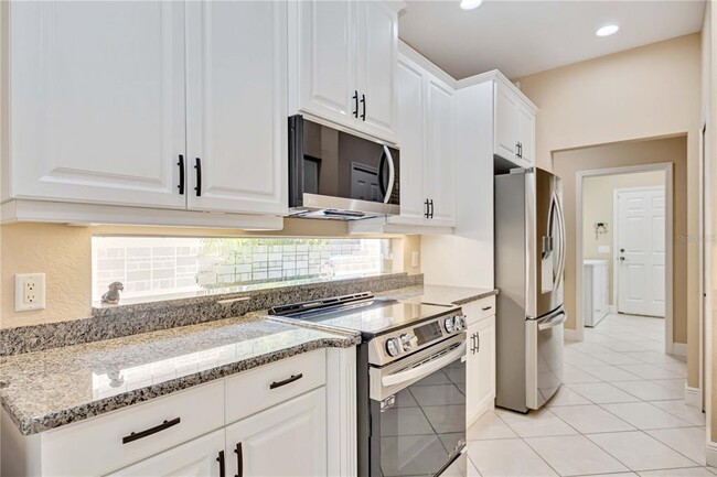 Building Photo - 15341 Mille Fiore Blvd