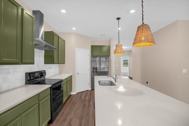 Building Photo - 591 Steerview St