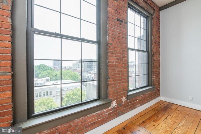 Building Photo - 313 Arch St