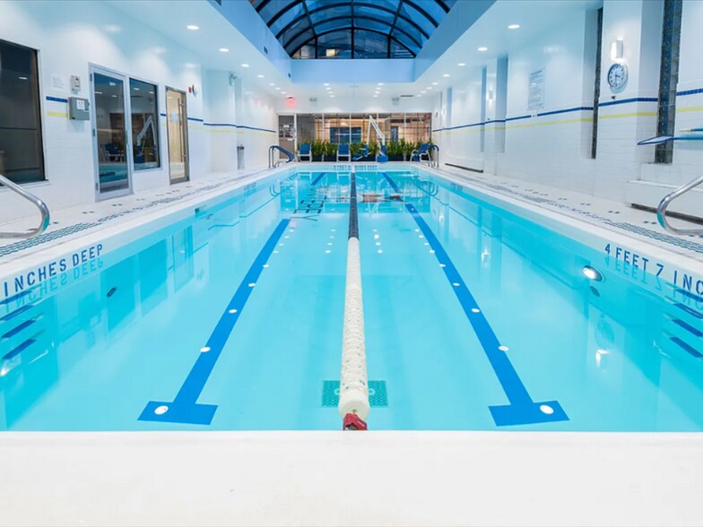 Building Photo - 175 E 96th St