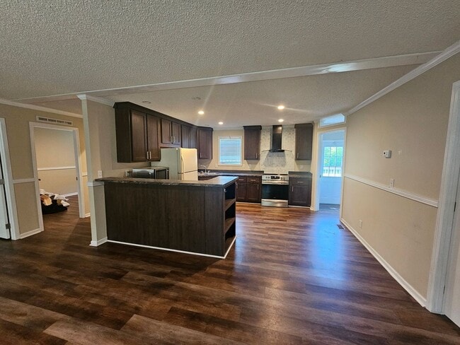 Building Photo - New Listing !!!