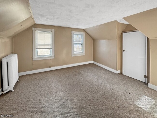 Building Photo - 62 Summit Ave