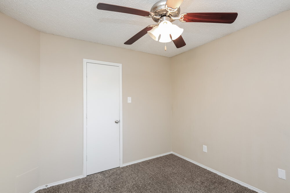 Building Photo - 406 Kalmia Dr