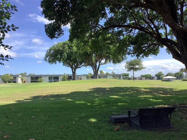 Building Photo - 70 Normandy B