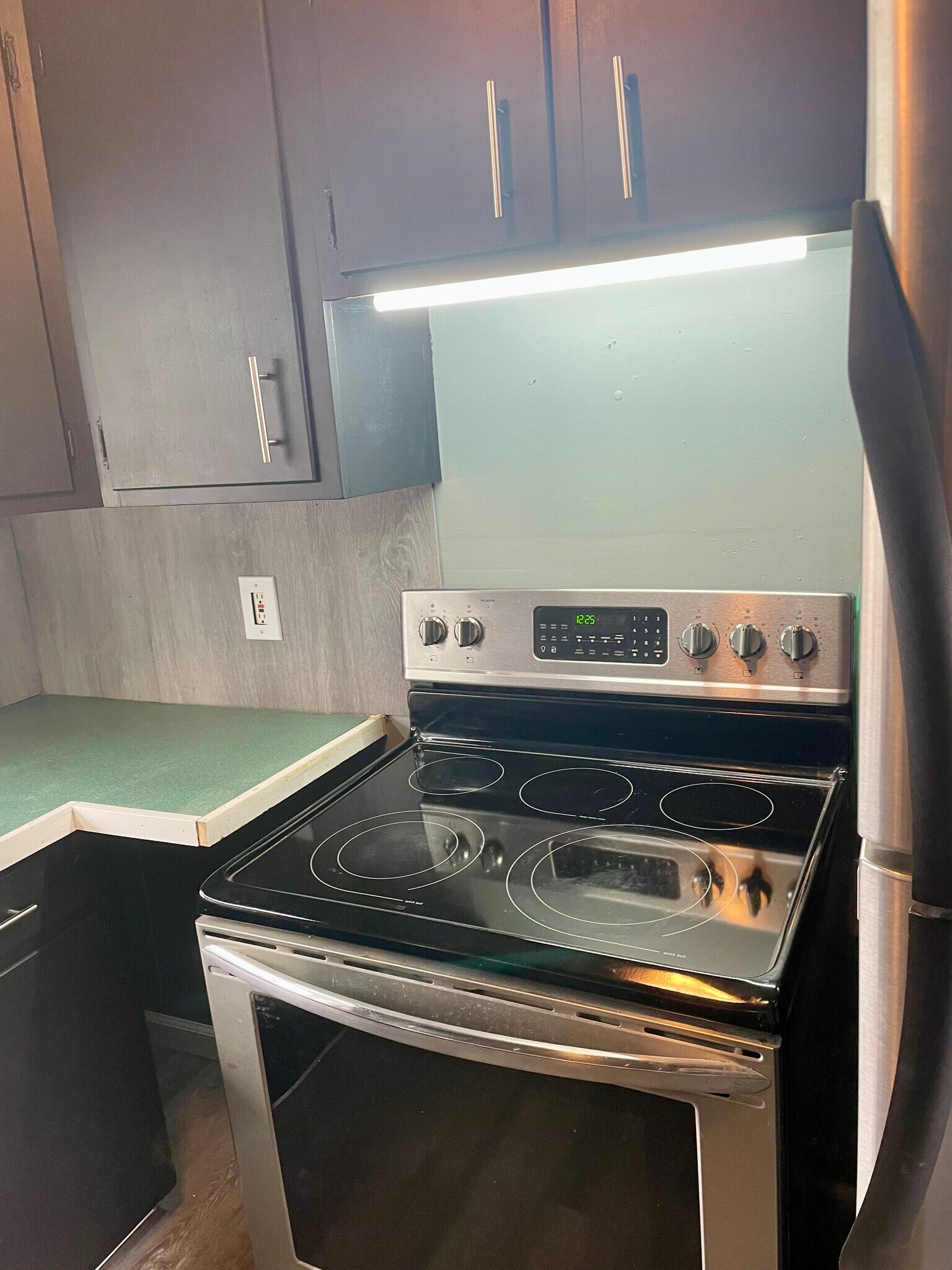 Building Photo - 1248 E Philadelphia Ave